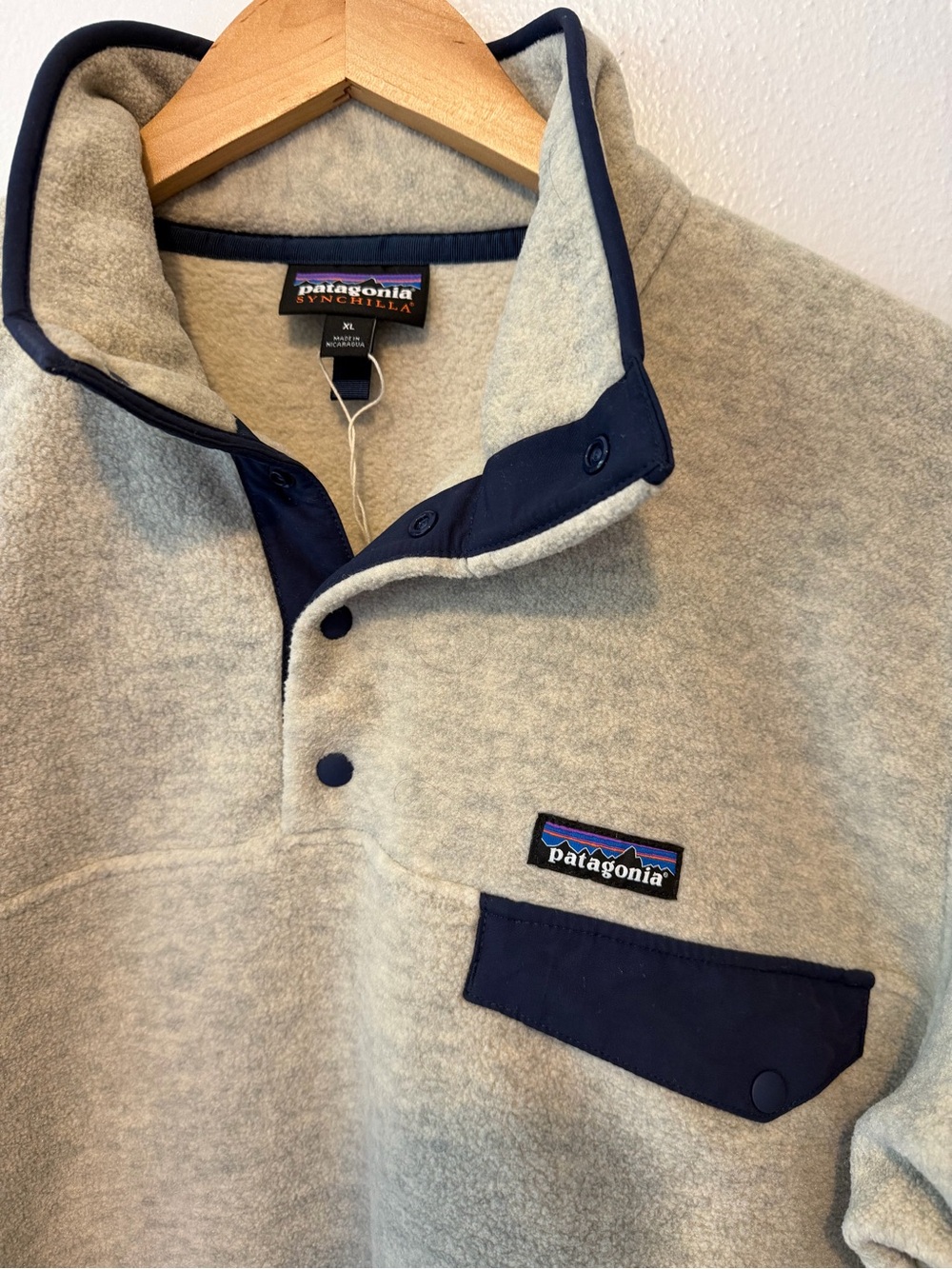 NEW XL PATAGONIA Synchilla Snap-T Fleece Pullover in Light Gray with Navy Trim